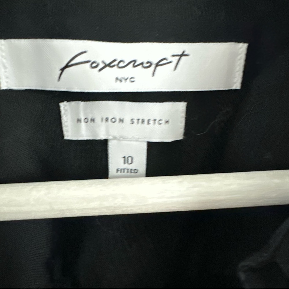 Foxcroft Black Non Iron Stretch Button Down Shirt women's Size 10 - Picture 3 of 5
